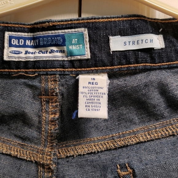 Old Navy Stretch 16R Jeans - Picture 2 of 3